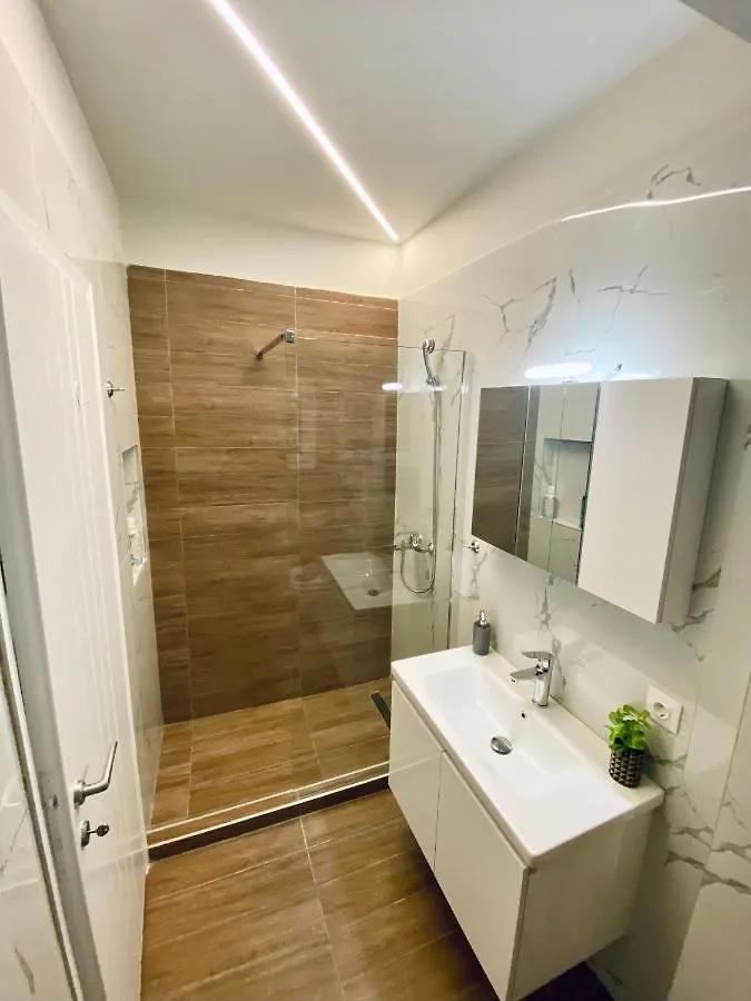Central Grey Quiet Apartment Thessaloniki 0*,  Griechenland